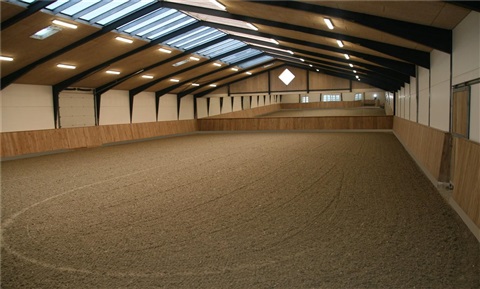 Walber Equestrian - Ridebund, ridebane og staldinventar - walber.dk