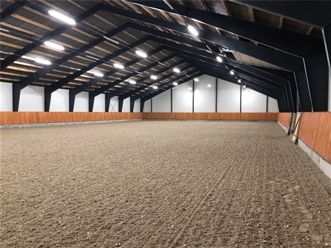 Walber Equestrian - Ridebund, ridebane og staldinventar - walber.dk